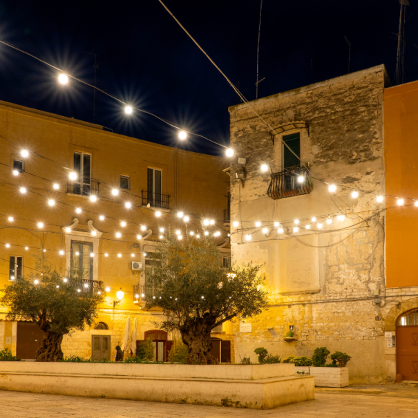 The square Largo Albicocca in the Old Town