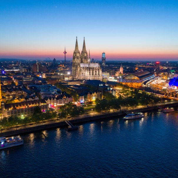 Blick auf Köln und den Hafen