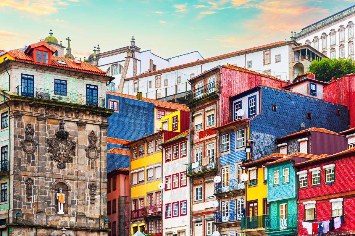 Blick auf die bunten Häuser in Porto