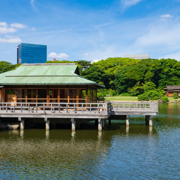 Der Hamarikyu-Garten mitten in Tokio
